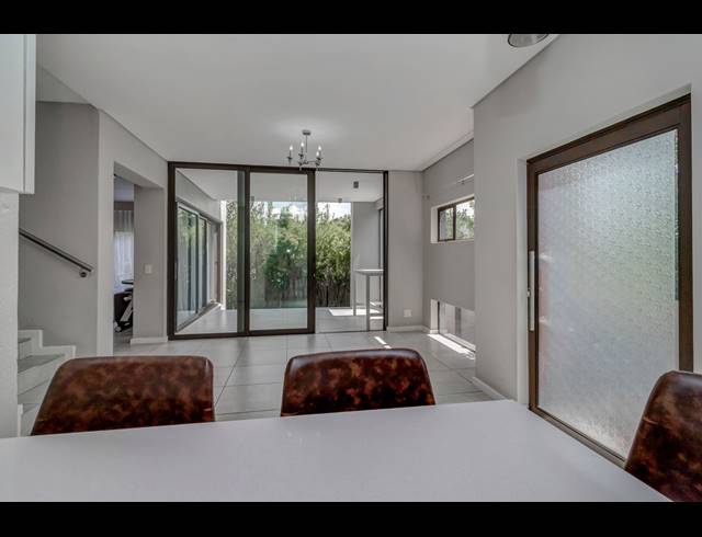 4 BEDROOM CLUSTER TO LET IN CRAIGAVON